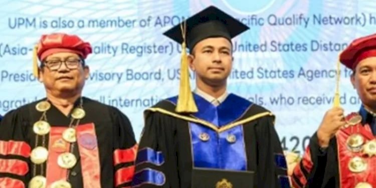 Raffi Ahmad saat menerima gelar HC/Net