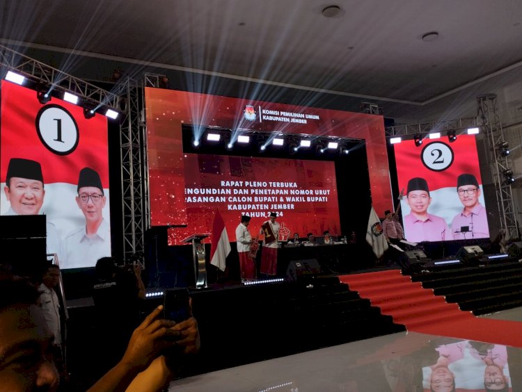 Dua Paslon Pilkada serentak di Jember saat menghadiri pengundian nomor urut/Ist