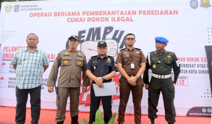 Apel gabungan Gempur Rokok Ilegal di halaman Balai Kota Surabaya/RMOLJatim