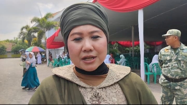 Cagub nomor urut 1, Luluk Nurhamidah saat mengawali safari kampanye di Ponpes IBU Pakusari/Ist