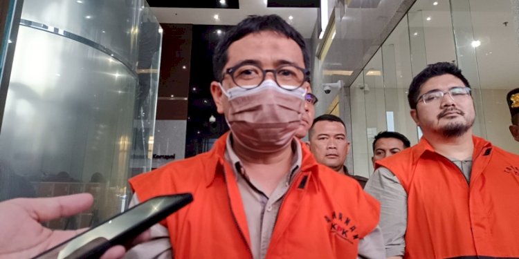 Dua dari 3 tersangka korupsi pengadaan APD Covid-19 resmi ditahan KPK, Kamis (3/10)/RMOL