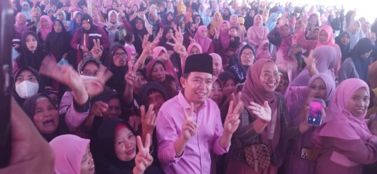 Gus Fawait, calon bupati Jember nomor urut 2, dalam acara apel sholawat dan doa bersama dengan emak-emak di Sumberbaru/Ist