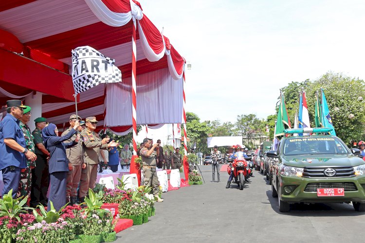 Upacara penerimaan Panji Pataka Jer Basuki Mawa Beya di Taman Surya Balai Kota Surabaya/RMOLJatim