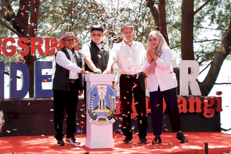 Pj Gubernur Jatim Adhy Karyono meresmikan Majapahit's Warrior Underwater di Banyuwangi/Ist