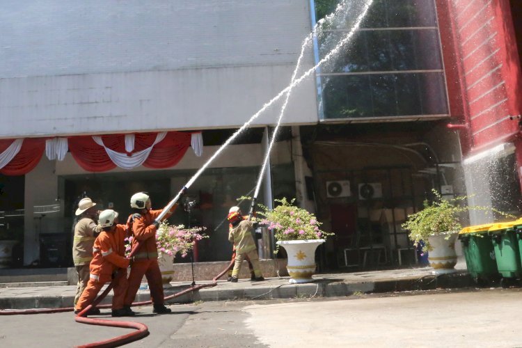 Teks foto: Simulasi Penanganan Darurat Bencana di MPP Siola/RMOLJatim