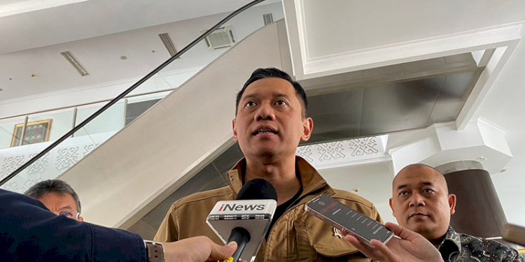 Ketua Umum Partai Demokrat, Agus Harimurti Yudhoyono (AHY), memberi keterangan kepada awak media di Bandara Internasional Sultan Aji Muhammad Sulaiman, Sepinggan, Balikpapan, Kaltim, Jumat, 11 Oktober 2024/RMOL