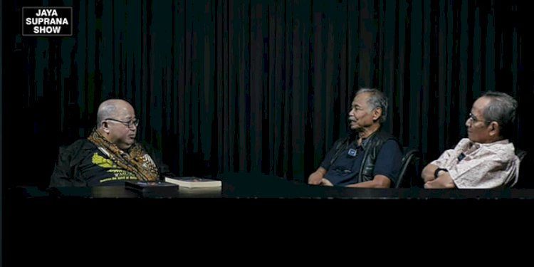 Teddy S Kardin (tengah) saat menjadi tamu Podcast Jaya Suprana Show/Repro