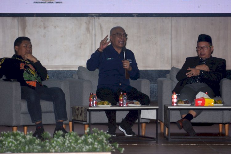 Akhmad Munir, Dirut LKBN Antara saat menjadi narasumber sumber di kampus Universitas Jember/Ist