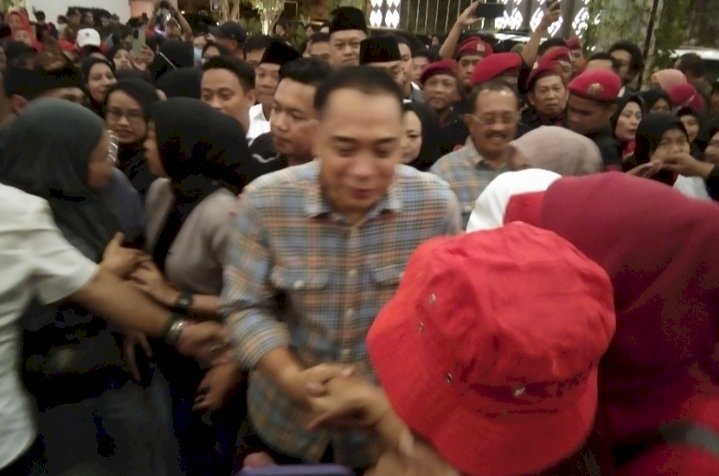 Eri Cahyadi-Armuji tiba di Dyandra Convention Hall/RMOLJatim