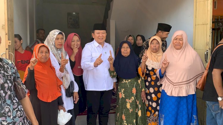 Cabup Hendy Siswanto saat bersama emak-emak di Jember/Ist