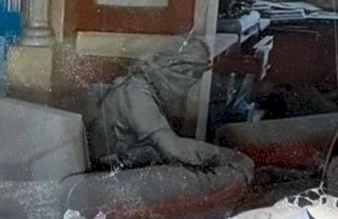 Detik-detik Yahya Sinwar yang terekam pesawat nirawak zionis masih melakukan perlawanan meski lengannya putus/Repro