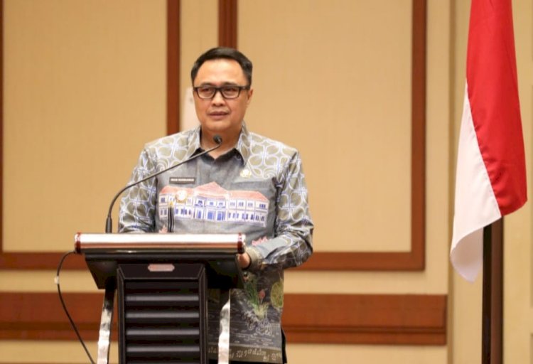 Pj Wali Kota Malang, Iwan Kurniawan saat memberikan arahan/Ist