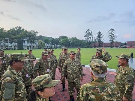 Presiden Prabowo Subianto, yang membawa para menteri dan wakil menteri Kabinet Merah Putih ke dalam suasana pelatihan bootcamp di Akademi Militer (Akmil) Magelang. /Ist