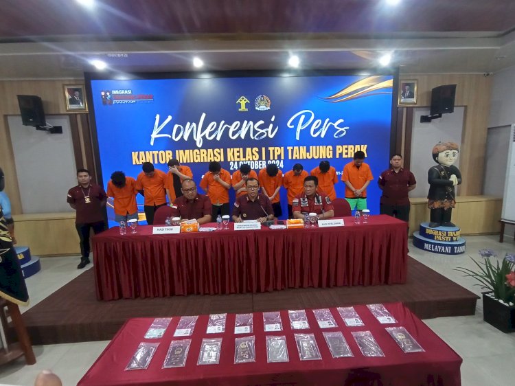 10 WNA yang diamankan 