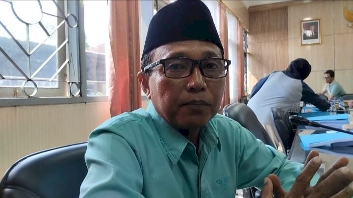 Mufid saat memberikan keterangan pers usai rapat Penyelarasan Program kerja Kesra dengan rancangan KUA PPAS di Komisi D DPRD Jember/RMOLJatim