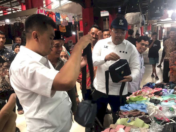Mas Ib8b blusukan di pasar Blitar 