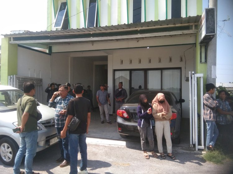 Foto : Saksi pemilu perindo datangi kantor  DPD Perindo untuk menagih honor yang belum dibayarkan.