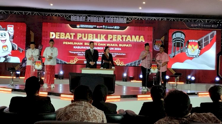 Debat Perdana 2 Paslon Bupati/ wakil Bupati Jember 2024 di New Sari Utama Kaliwates Jember/RMOLJatim
