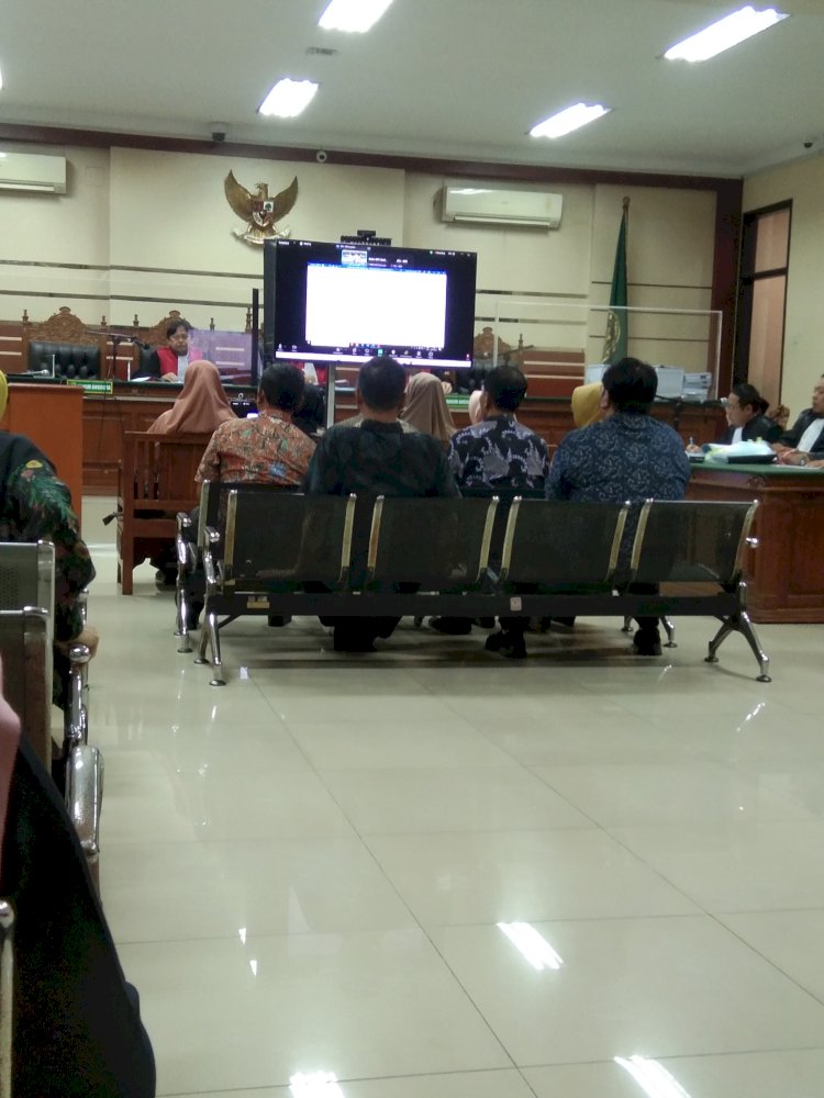 Teks foto: 10 saksi di sidang Gus Muhdlor/RMOLJatim