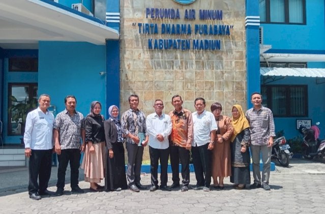 Komisi C DPRD Madiun di kantor Perumda Air Minum Tirta Dharma Purabaya/Ist