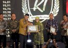 Pemkot Surabaya Raih Penghargaan Badan Publik Informatif dalam KI Jatim Awards 2024