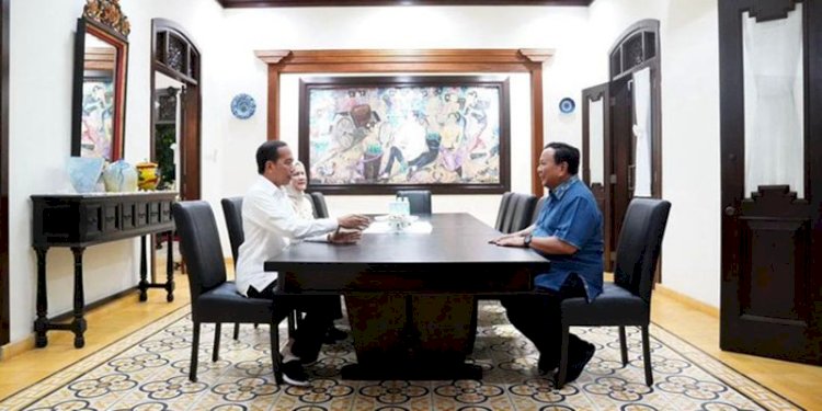 Presiden Prabowo Subianto saat menemui Jokowi dan Iriana di Solo/Instagram