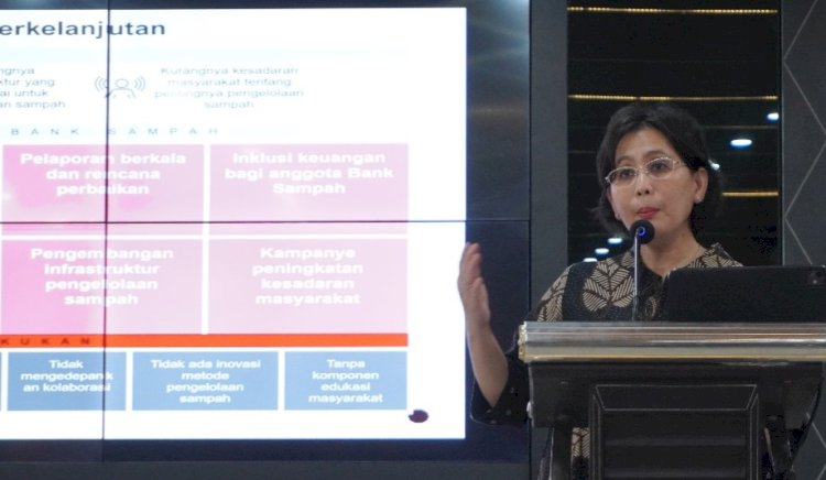 Lucia Karina ketika membagikan pengalamannya dalam mengelola industri yang berkelanjutan