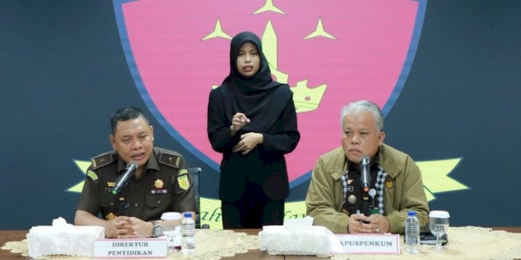Direktur Penyidikan Jampidsus Kejagung Abdul Qohar dan Kepala Pusat Penerangan Hukum (Kapuspenkum) Harli Siregar/Kapuspenkum