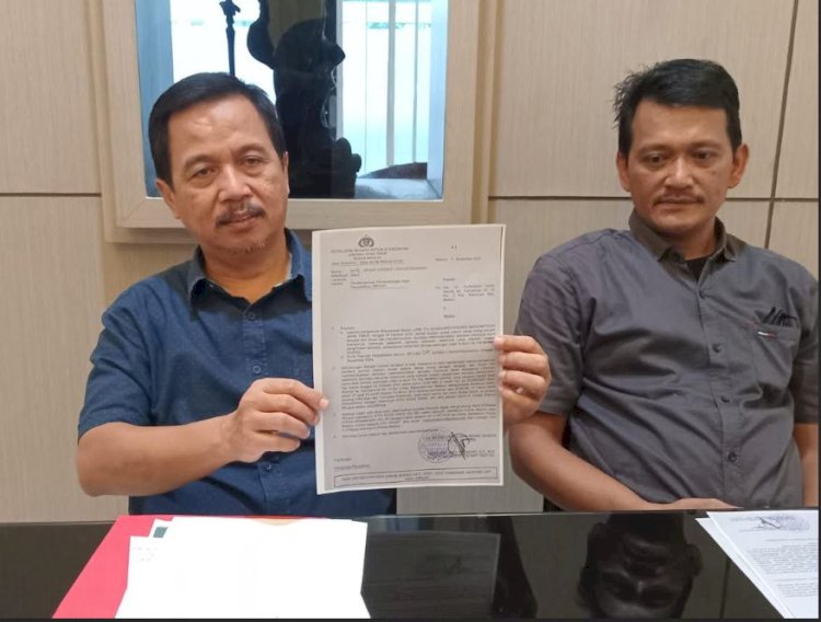 Kuasa Hukum dr Purnomo Hadi, Indra Priangkasa saat konferensi pers terkait perkembangan kasus dugaan pencemaran nama baik.      