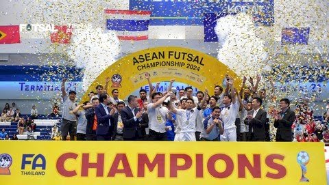 Para pemain Timnas Futsal Indonesia selebrasi juara Piala AFF Futsal 2024 di Thailand, Minggu (10/11)/Dok FFI