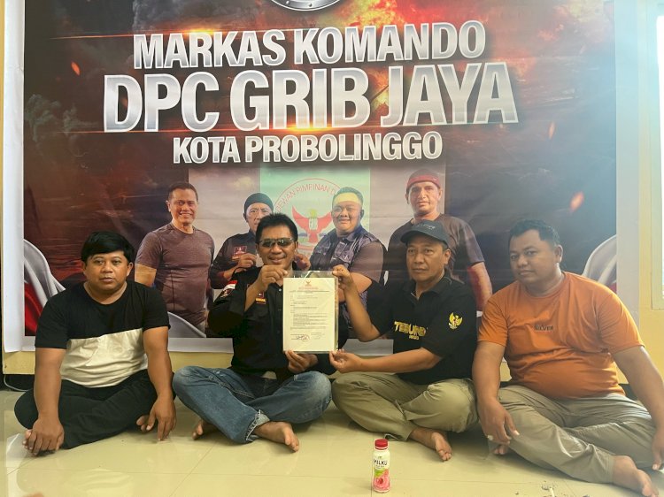 Anang Sukrisna beserta beberapa anggota Grib Jaya Kota Probolinggo
