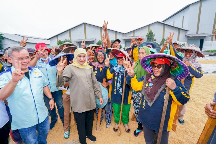 Khofifah saat menyambangi PT Mustikatama Lumajang/Ist