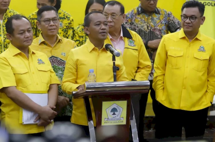 Bahlil Lahadalia bersama jajaran saat mengumumkan jajaran kepengurusan Golkar periode 2024-2029/ist