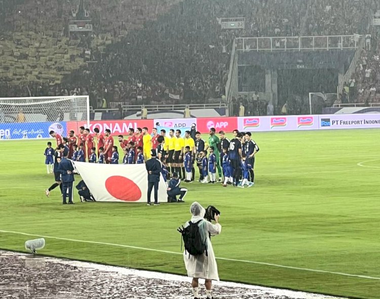 Timnas Indonesia vs Timnas Jepang Di Stadion Gelora Bungkarno Senayan Jakarta, Jumat Malam (15/11)/RMOLJatim
