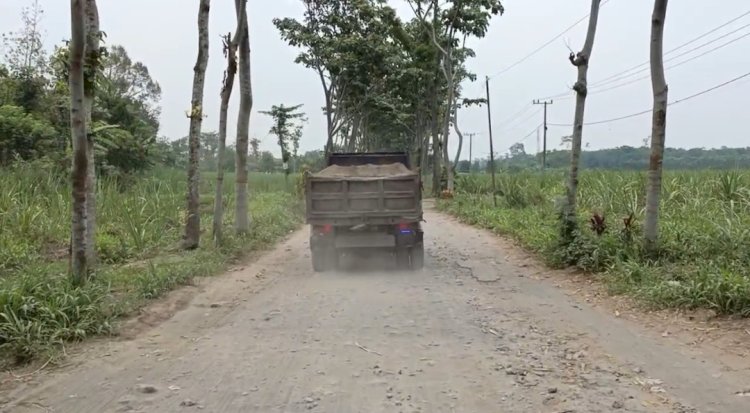 Jalan Desa Sepawon Plosoklaten Kediri rusak parah/Ist