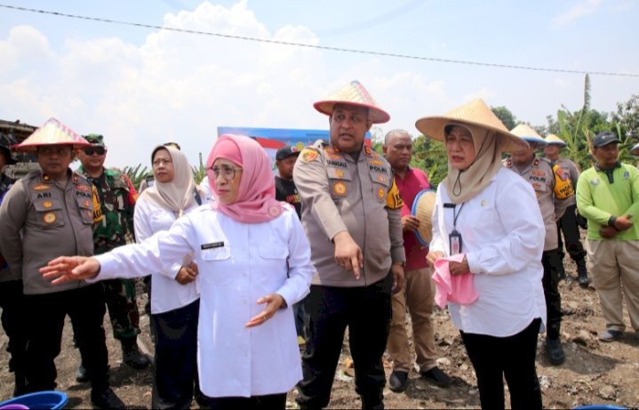 PJs Wali Kota Surabaya, Restu menghadiri kegiatan penanaman jagung serentak/ist