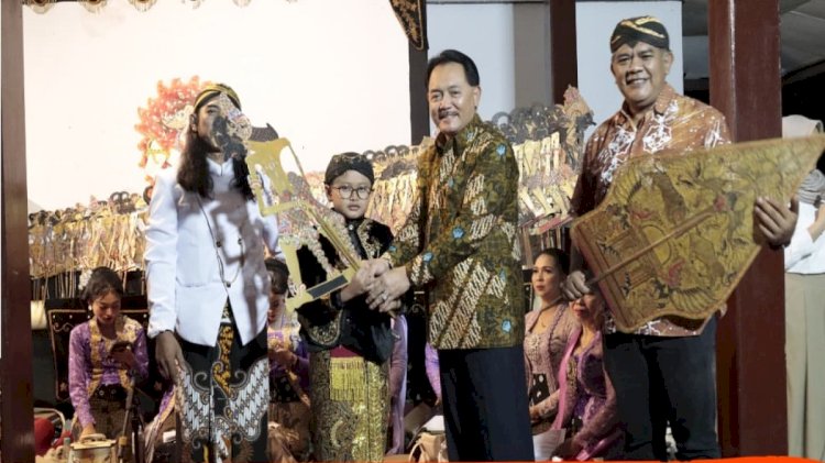 Pjs Bupati Blitar Menghadiri Pagelaran Wayang Kulit di RBK Wlingi