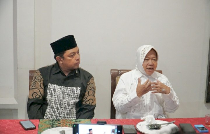 Teks foto: Tri Rismaharini dan Zahrul Azhar Asumta/RMOLJatim