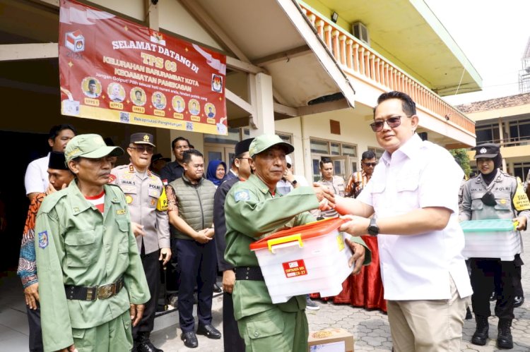 Pj Gubernur Jatim Adhy Karyono di Pamekasan/Ist