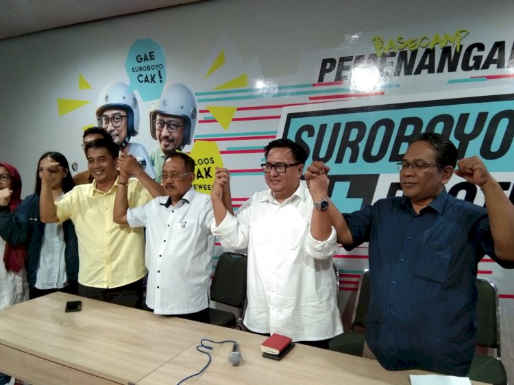 Tim pemenangan Eri-Armuji saat konferensi pers di posko/RMOLJatim