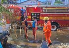 Hujan Deras dan Angin Kencang Hantam Surabaya, Pemkot Terjunkan Puluhan Unit PMK