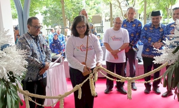 Pj Walikota Zanariah saat meresmikan ruang VVIP RSUD Gambiran Kota Kediri/ist