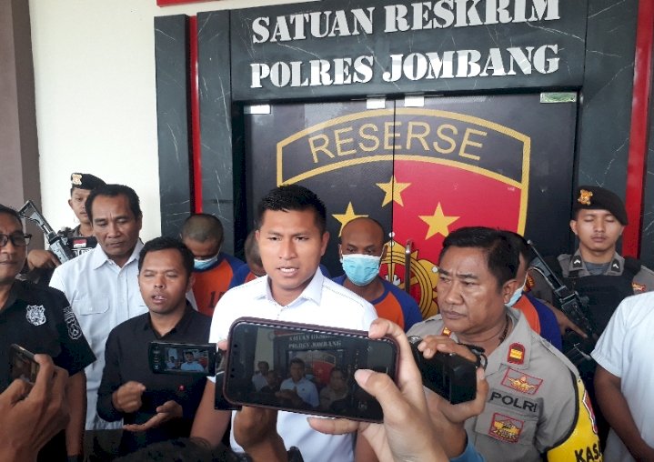 Kasatreskrim Polres Jombang AKP Margono Suhendra saat merilis tersangka ganster/RMOLJatim