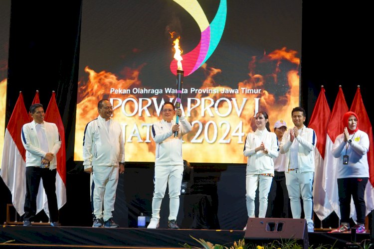 Pj Gubernur Jawa Timur Adhy Karyono membuka Pekan Olahraga Wanita Provinsi (Porwaprov) Perwosi ke 1 tahun 2024 di GOR Basket Unesa pada Jumat, (6/12)/Ist