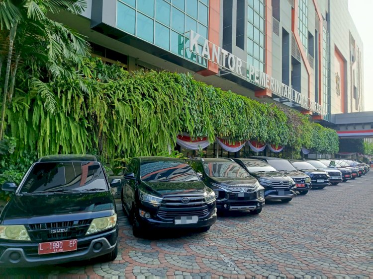 Teks foto: Kendaraan eks kepala dinas yang dilelang/RMOLJaim