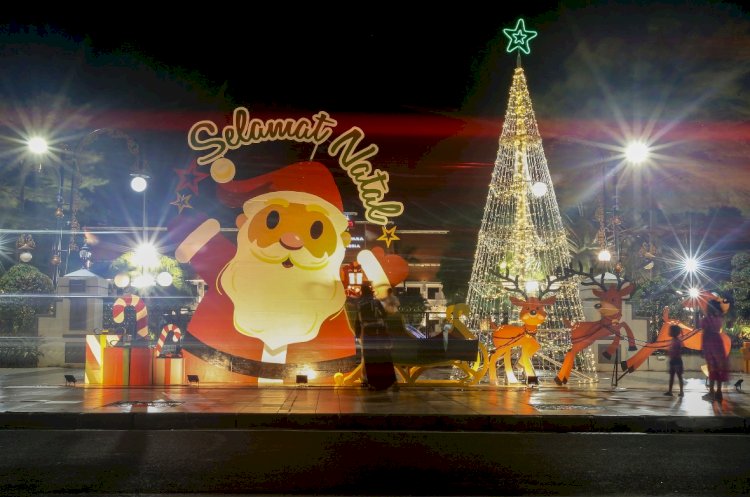 Ornamen Natal di kawasan Balai Kota Surabaya/RMOLJatim
