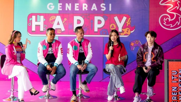 Dari kiri ke kanan: Prio Sasongko - SVP Head of Region East Java Indosat Ooredoo Hutchison; Beka Faryan Riangka - SVP Head of Marketing Circle Java Indosat Ooredoo Hutchison; Irene Suwandi, Content Creator; dan igLEON, Content Creator/RMOLJatim