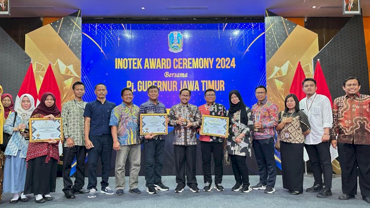 Teks foto: Ikhsan menerima penghargaan dalam Ajang INOTEK AWARD 2024/ist
