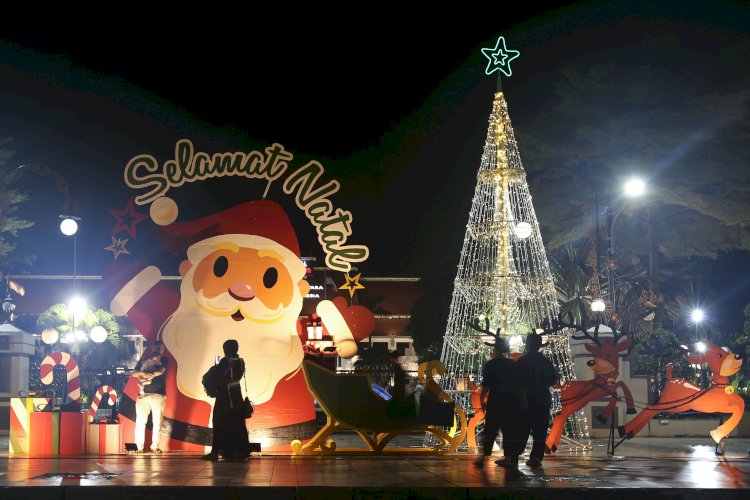 Ornamen Natal 2024 di Balai Kota Surabaya/RMOLJatim