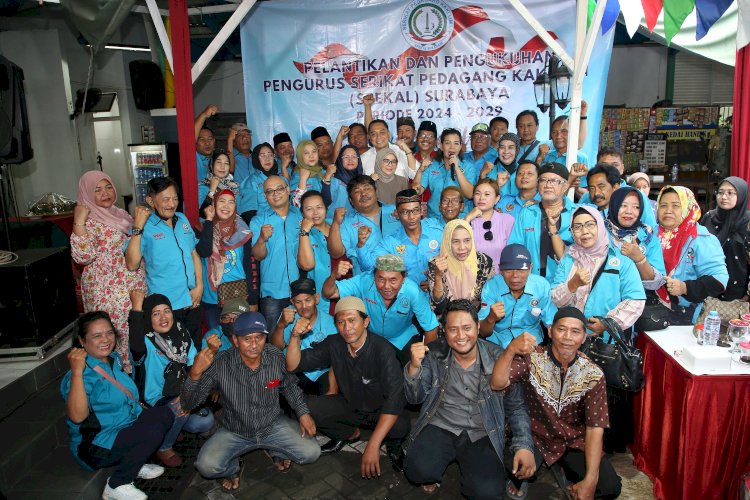 Wali Kota Eri bersama pengurus SPEKEL Surabaya 2024-2029/ist